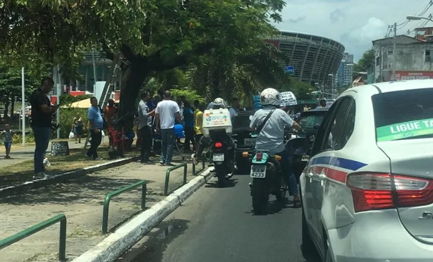 Fechamento de escolas estaduais gera protestos em Salvador; “reestruturação”, diz SEC