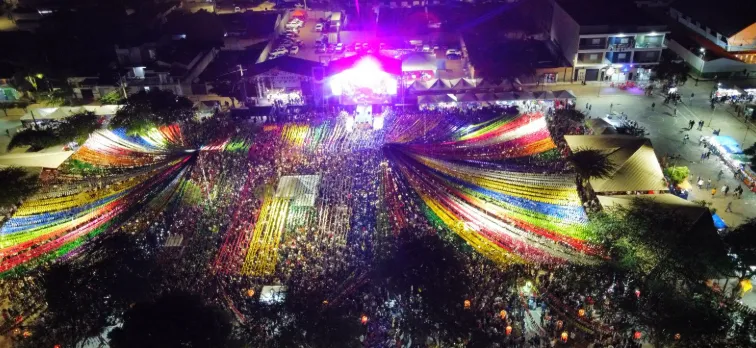 Homem é preso em festa de São João por ameaçar e desacatar policiais na Bahia