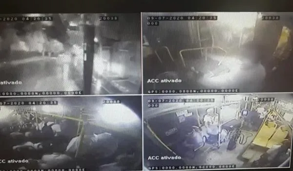 Vídeo: polícia divulga imagens de assalto a ônibus que levava 70 rodoviários para o trabalho