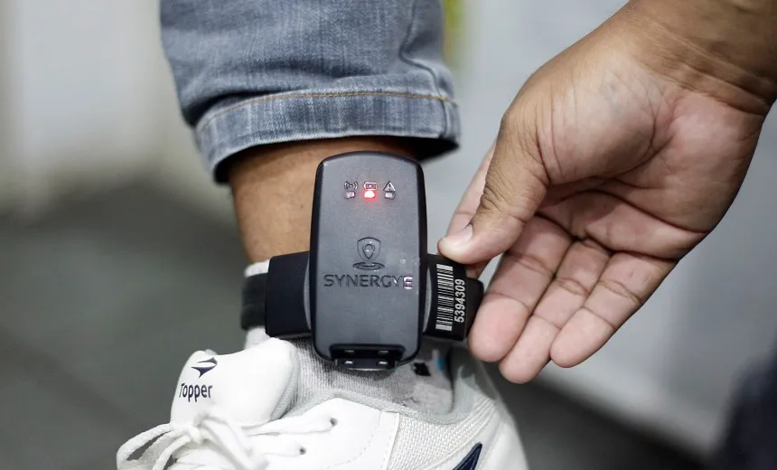 Botão do pânico para casos de violência doméstica e familiar chega a Feira de Santana; entenda