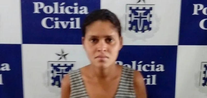 A FERRO E FOGO: Mulher agride companheiro com barra e ateia fogo em barraco