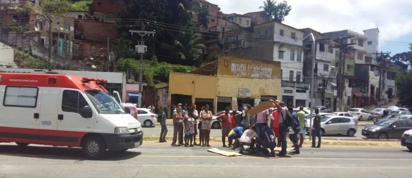 VASCO DA GAMA: Ao tentar atravessar rua, mulher é atropelada por ônibus em via exclusiva