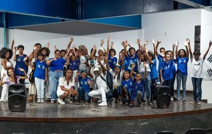 Escolas públicas recebem projeto itinerante de literatura negra