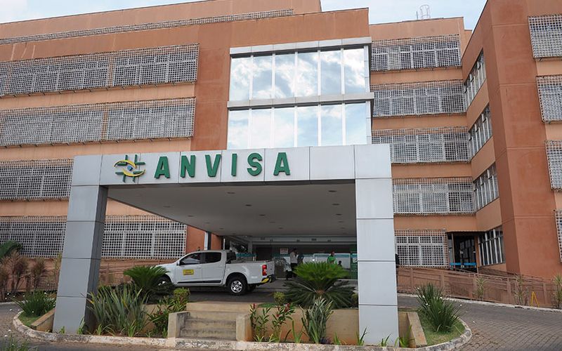 A regulamenta&ccedil;&atilde;o de cosm&eacute;ticos no Brasil &eacute; coordenada pela Anvisa, que classifica esses produtos em dois grupos principais (Grau 1 e Grau 2) para determinar o rigor do controle sanit&aacute;rio/Foto:Waldemir Barreto/Ag&ecirc;ncia Senado