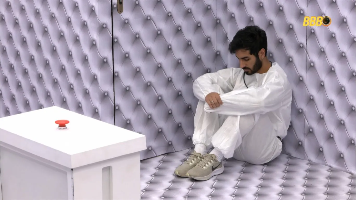 Por que o quarto branco do BBB provoca sofrimento psicológico? Ciência explica