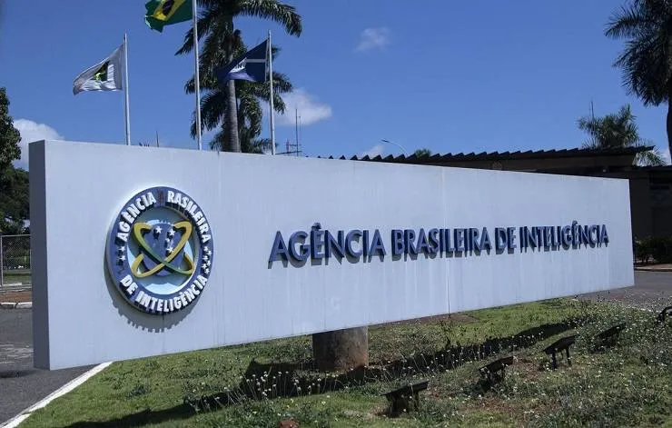 Após denúncias, ministro Rui Costa pretende reformular toda a diretoria da Abin