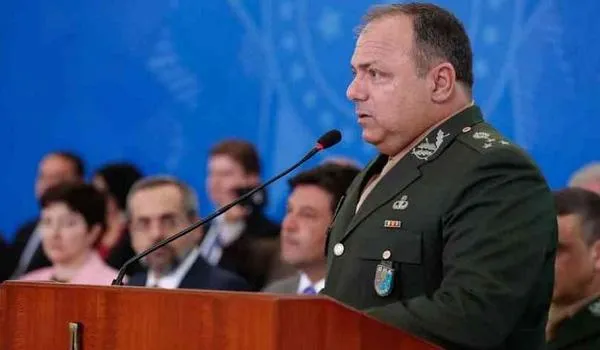 Secretário executivo assume comando do Ministério da Saúde após saída de Nelson Teich