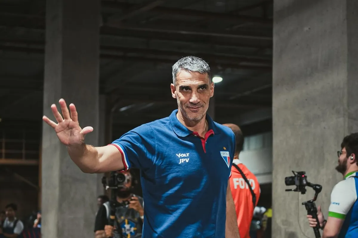 Próximo adversário do Bahia, Santos acerta com técnico Vojvoda