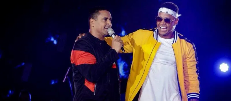 ‘HIT DO VERÃO?’: Leo Santana e Xanddy gravam música ‘Hipnotizou’ em novo DVD do Harmonia