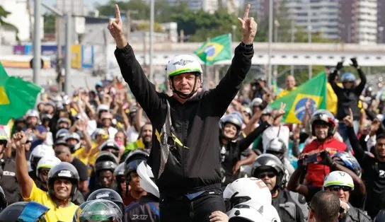 "Quem fizer uma análise do que aconteceu no Brasil nos últimos 20 anos, duvido que erre no ano que vem", diz Bolsonaro