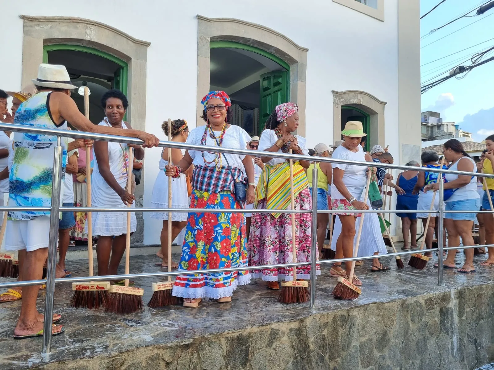 A programação da Festa de Itapuã 2025 teve início na meia-noite do dia 19