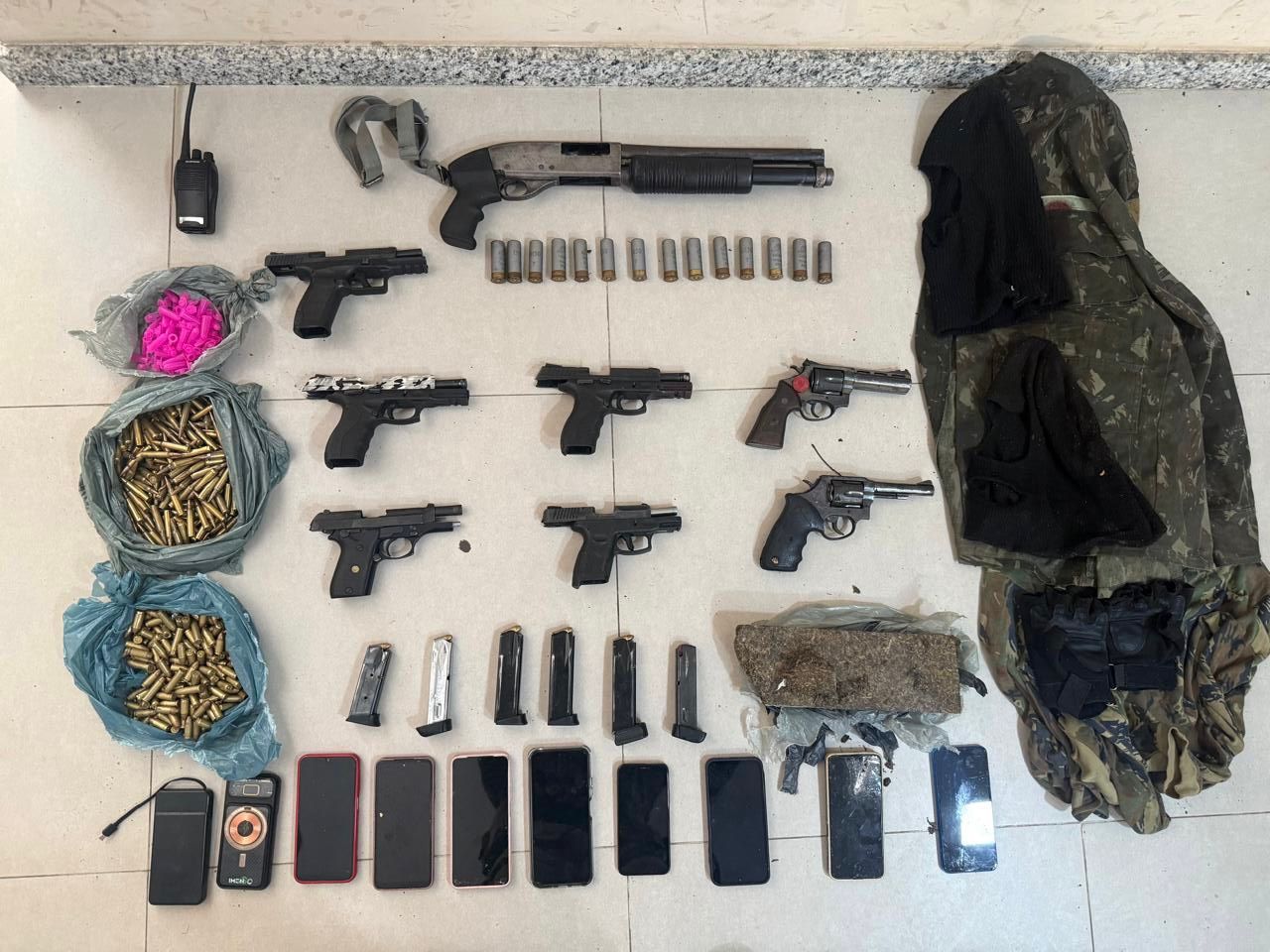 Drogas e armas apreendidas. Foto: Divulga&ccedil;&atilde;o | SSP-BA