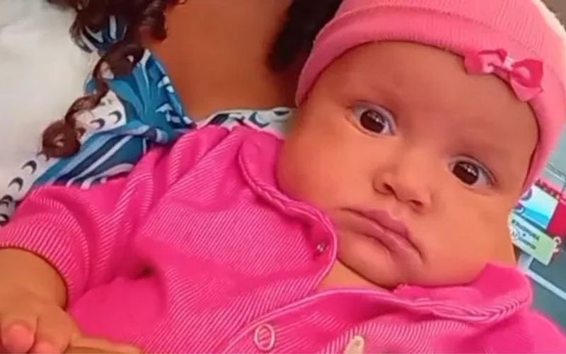 A bebe recebeu medicamentos e uma inje&ccedil;&atilde;o e recebeu alta m&eacute;dica/Foto: Redes Sociais&nbsp;