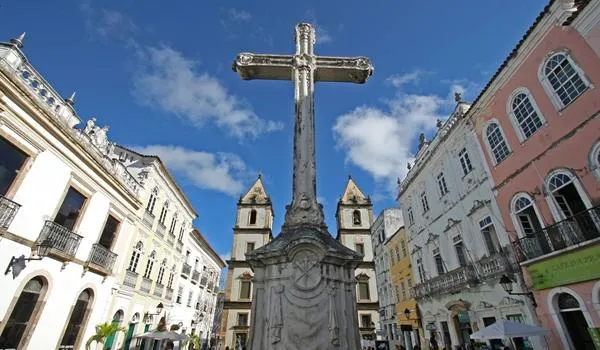 Salvador e Porto Seguro estão entre os 10 destinos mais procurados por estrangeiros em 2021 no Brasil