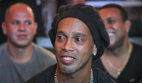 Ronaldinho Gaúcho testa positivo para a Covid-19 ao fazer exame antes de evento; "estou bem" 