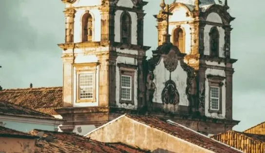 Cardeal admite à Igreja Católica ter abusado de jovem de 14 anos 