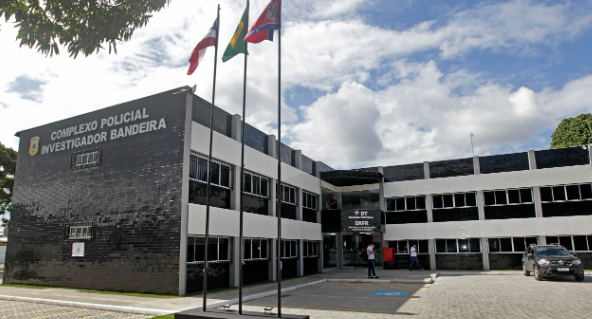 A Delegacia de Homic&iacute;dios de Feira de Santana investiga o crime.|