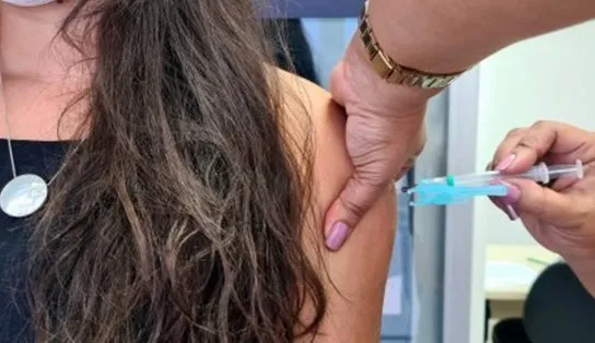 Vacinação contra gripe é retomada em Salvador para pessoas com 12 anos ou mais que não se vacinaram em 2021