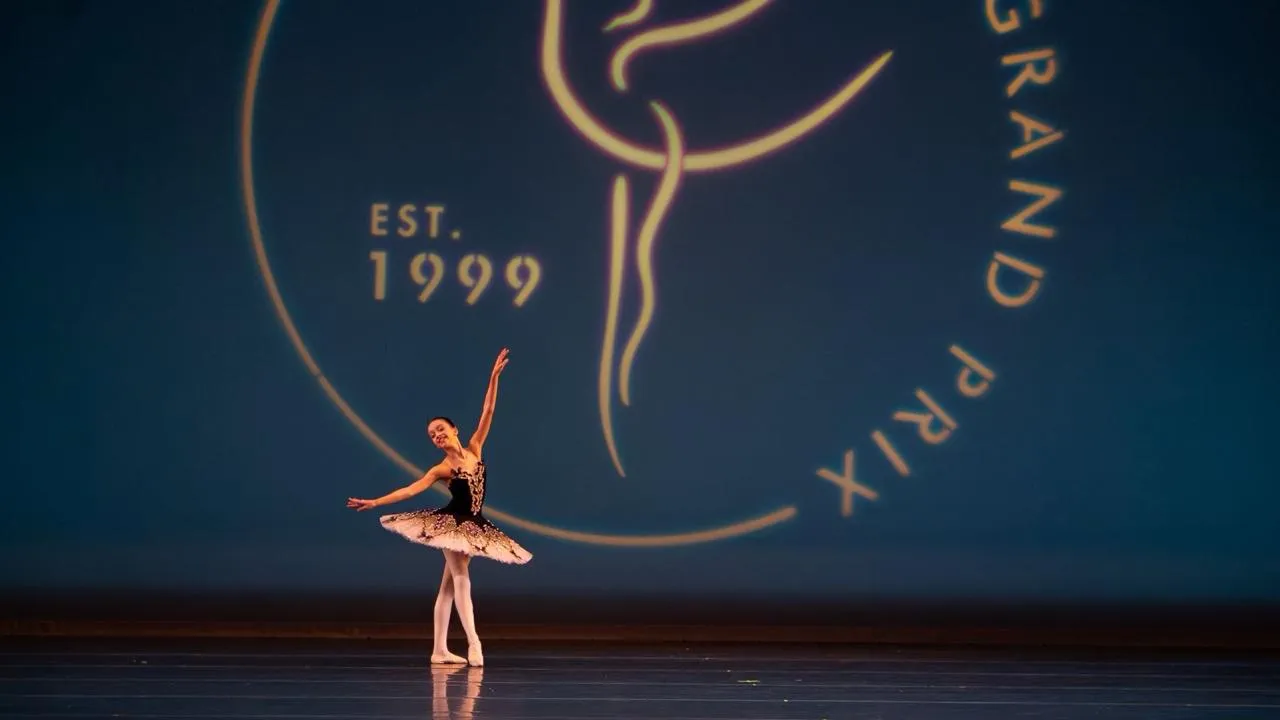 A bailarina baiana Maria Clara Cerqueira, de 11 anos, vai representar Salvador no Festival de Dança de Joinville