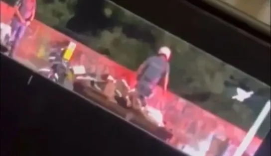 PM é flagrado jogando homem de ponte em São Paulo; policiais são afastados