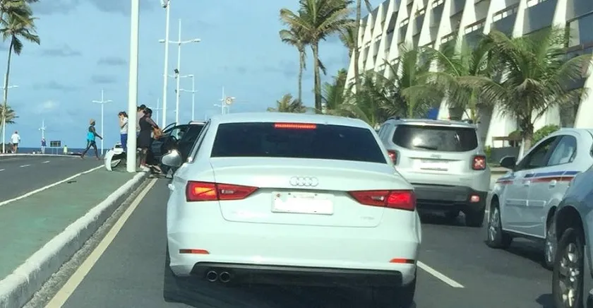 ENGAVETAMENTO: Acidente envolvendo quatro carros deixa trânsito prejudicado no Jardim de Alah