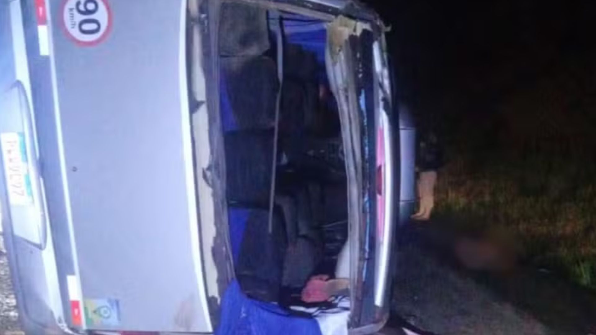 Acidente envolvendo micro-&ocirc;nibus na Bahia. Foto: Redes sociais