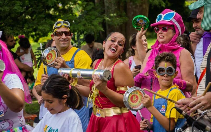 O Carnaval movimenta a economia informal, gerando renda para ambulantes, cordeiros, catadores e trabalhadores tempor&aacute;rios/Foto: Reprodu&ccedil;&atilde;o&nbsp;