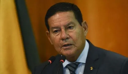 Mourão afirma não temer a candidatura de Lula à presidência em 2022; "se o povo quiser a volta, paciência"