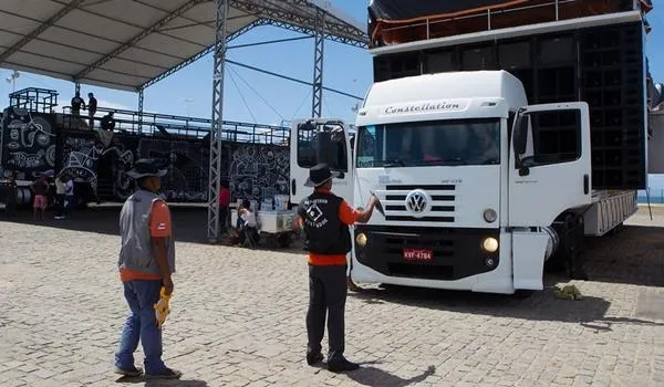 Trios elétricos e carros de apoio serão pesados no Carnaval 2020