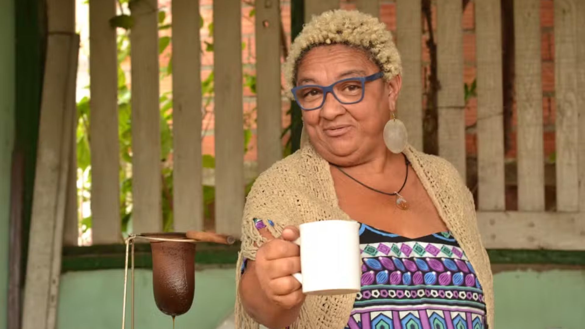 Dona Jacira publicou a autobiografia Café em 2020 | Foto: arquivo pessoal