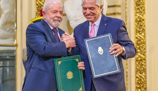 Lula encerra visita à Argentina e segue para o Uruguai