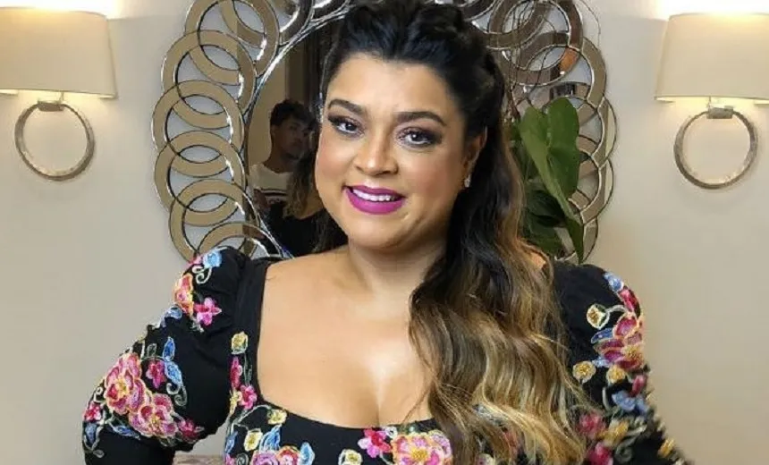 Preta Gil posta foto de biquíni, é atacada por seguidora e rebate: ”cuida da sua vidinha”