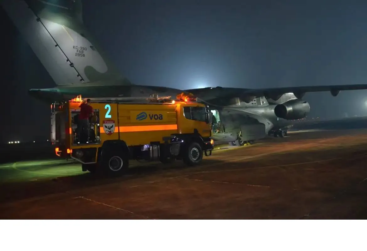 FAB cede avião para auxiliar no combate ao fogo no interior paulista