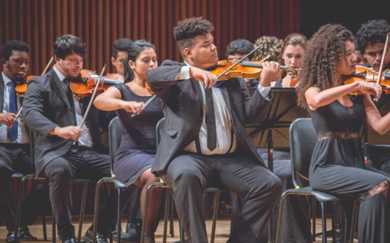 A m&uacute;sica cl&aacute;ssica tamb&eacute;m integra a Agenda de Salvador neste fim de semana. O concerto re&uacute;ne compositores fundamentais da m&uacute;sica erudita e destaca a participa&ccedil;&atilde;o de jovens m&uacute;sicos do NEOJIBA/Foto: Divulga&ccedil;&atilde;o&nbsp;