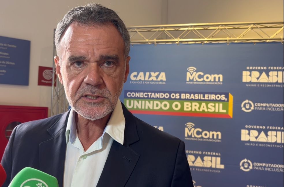 Após ocupação do Congresso, Daniel Almeida questiona liderança de Hugo Motta