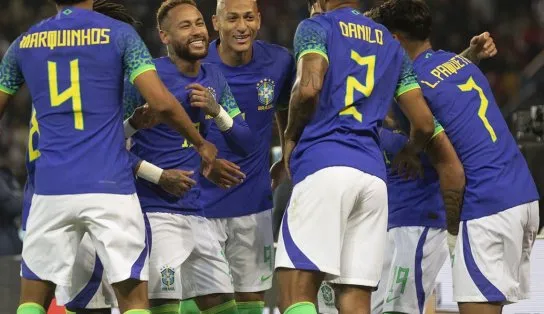 Seleção goleia Tunísia em último amistoso antes da Copa; partida teve caso de racismo e expulsão