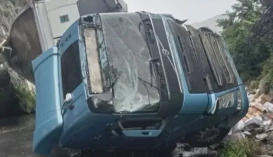 Motorista sobrevive a grave acidente na Serra da Mangabeira; pista é interditada por 12 horas 