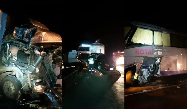 Cinco ficam feridos após ônibus atravessar pista e bater contra caminhão na BR-116