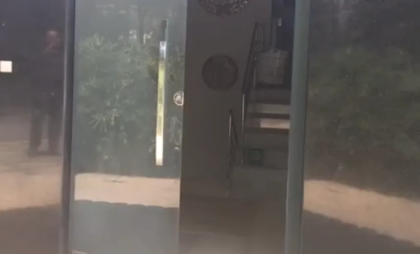 Exclusivo! Rondesp invade casa no Horto Florestal e acha plantação de maconha