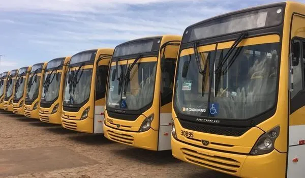 Polêmica dos ônibus: MP vê lotação e volta a mandar 100% nas ruas mesmo após fala de ACM Neto