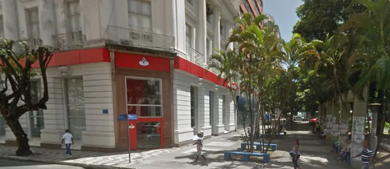 ‘CARA DE PAU’: Homem tenta furtar dinheiro de agência e acaba baleado em Salvador