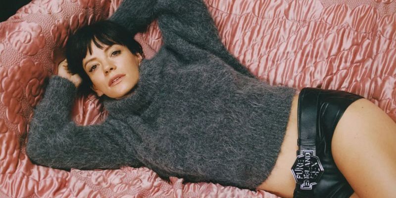 O álbum de Lily Allen, West End Girl, foi lançado em 24 de outubro de 2025, marcando seu retorno à música após sete anos/Foto: Divulgação/West End Girl