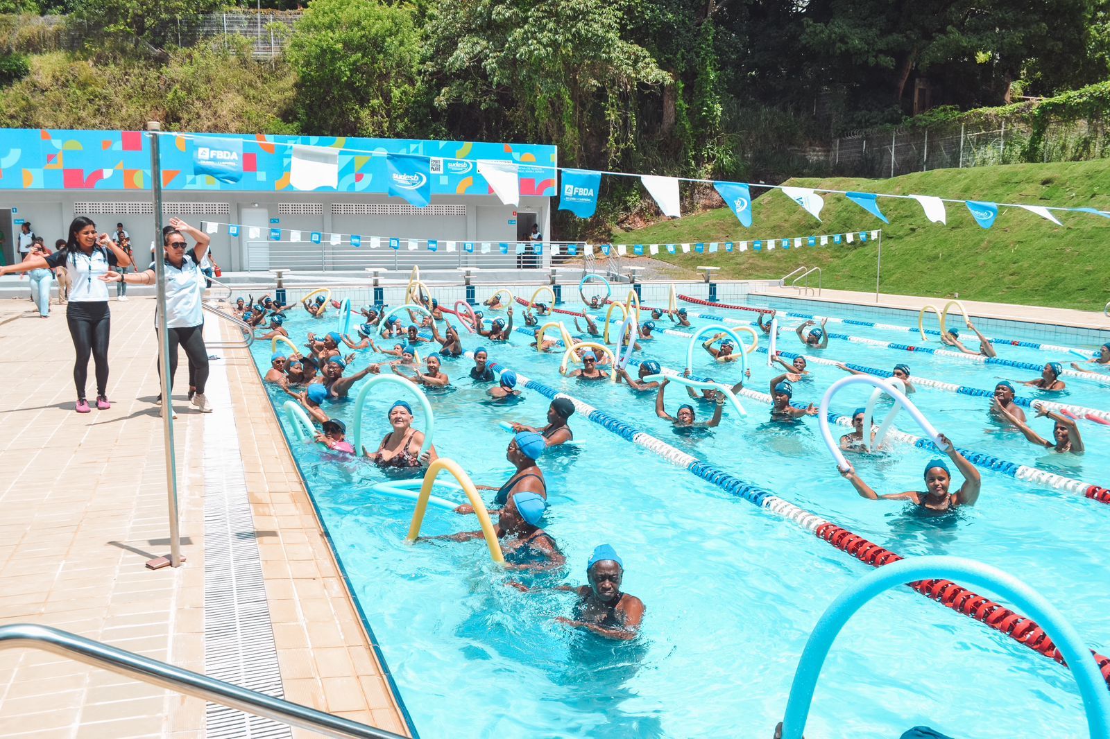 Aulas gratuitas de hidroginástica, natação e polo aquático. Foto: Divulgação