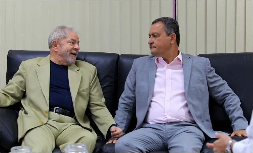 Rui Costa visita Lula na prisão da PF, em Curitiba, nesta quinta-feira