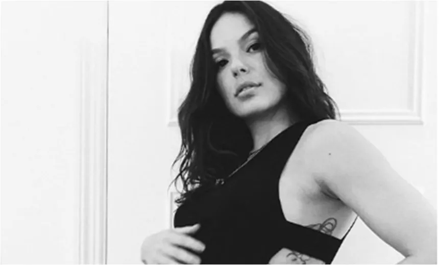 Grávida, Isis Valverde explica por que trata bem quem é falso com ela