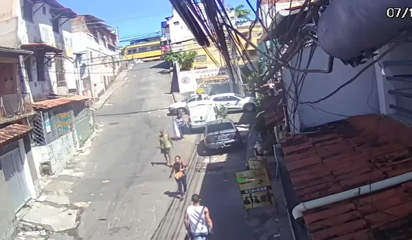 Flagrado por câmera, homem comete homicídio em Itapuã e diz que foi obrigado a praticar o crime pelo chefe do CV