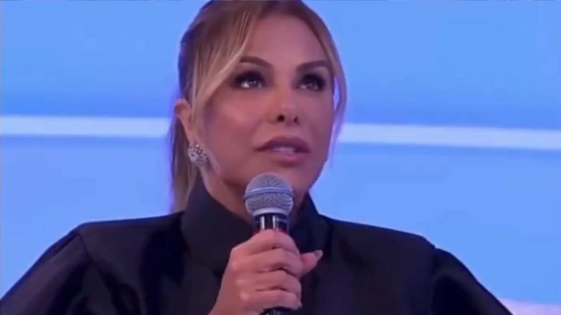 Mãe de Zé Felipe expõe relato polêmico com adolescente e internet reage