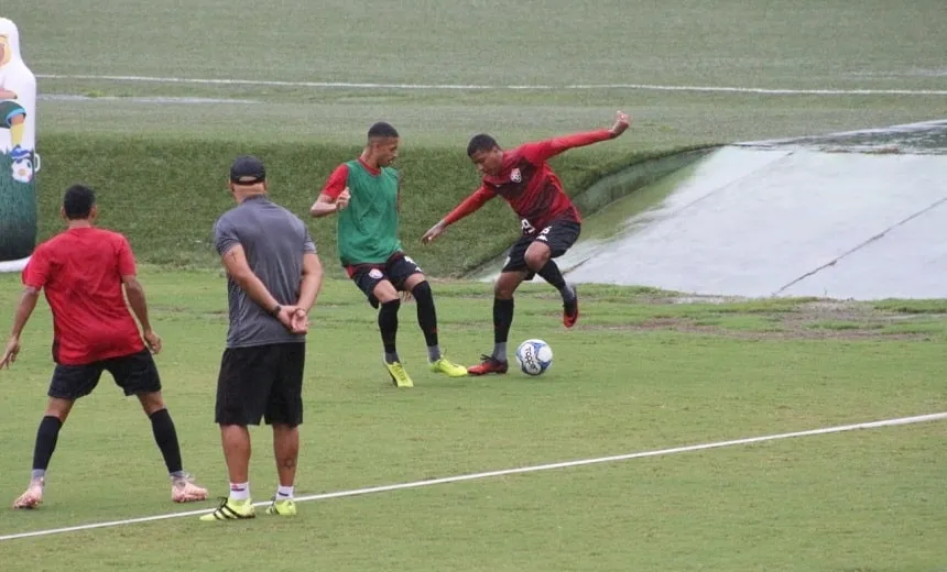 Vitória pode estrear novos contratados em partida contra o Cuiabá nesta terça-feira