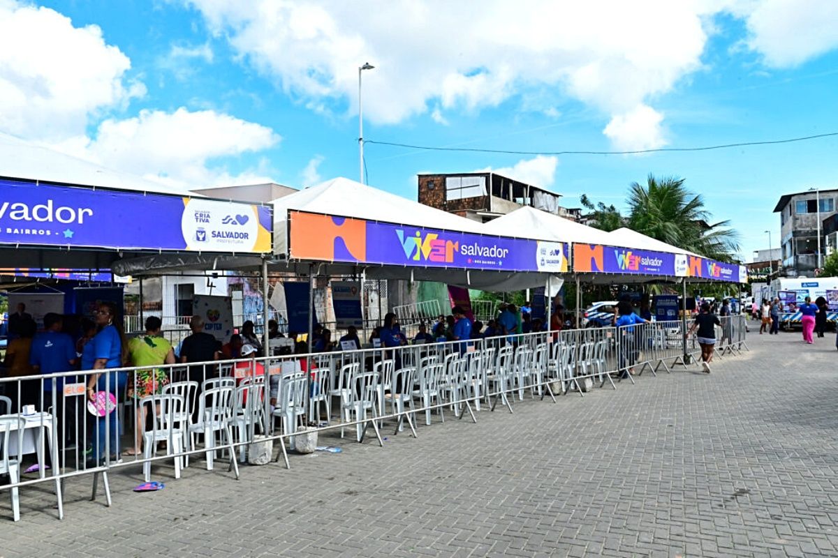 No s&aacute;bado, a popula&ccedil;&atilde;o do Parque S&atilde;o Crist&oacute;v&atilde;o recebe diversos servi&ccedil;os gratuitos oferecidos no programa Viver Salvador nos Bairros. Foto: Jefferson Peixoto/Secom PMS