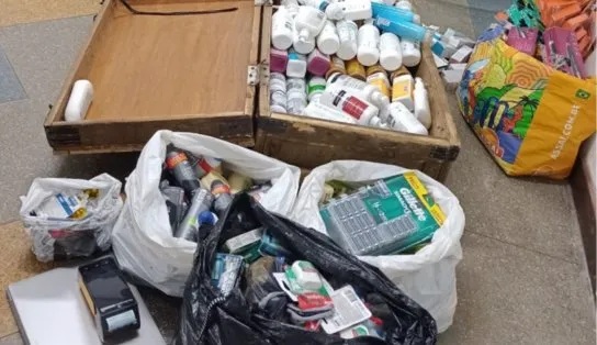 Farmácia é roubada em Periperi e PM encontra produtos na Avenida Sete; suspeito está foragido